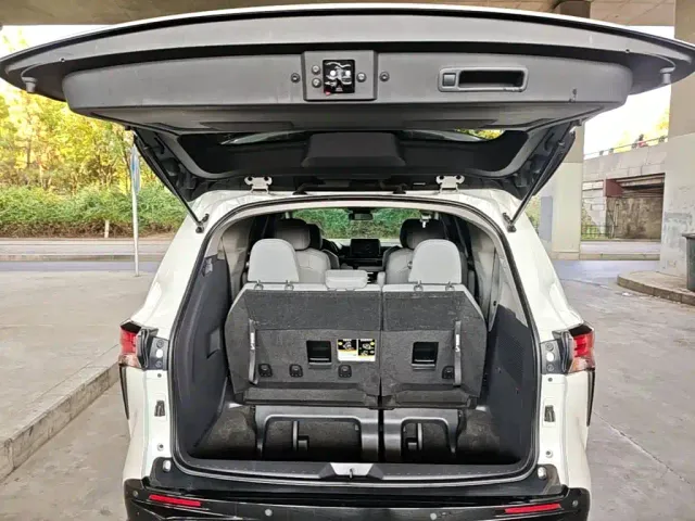 Toyota Granvia — Фото автомобиля 18