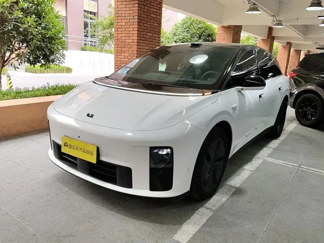 Фотография автомобиля — Li Auto i6