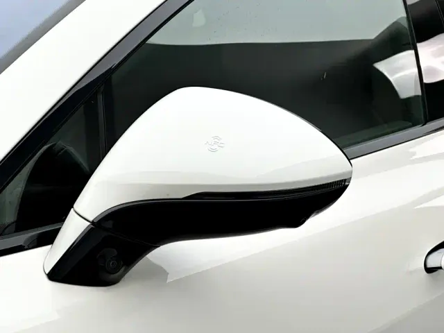 Denza Z9GT — Фото автомобиля 28