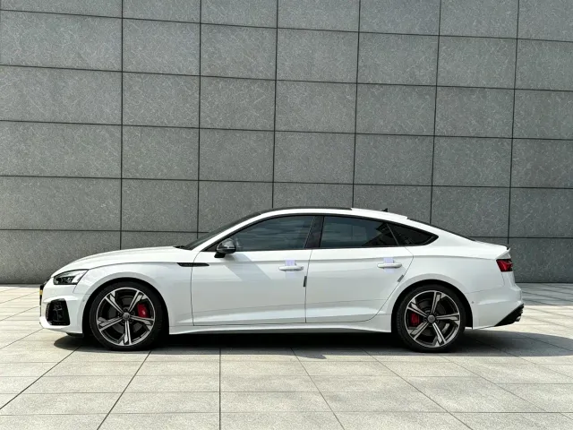 Audi Audi A5 (Import) 2022 Sportback 45 TFSI quattro Premium Dynamic — Фото автомобиля 4