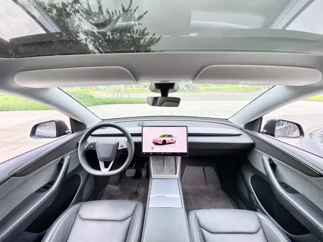 Tesla Model Y — Фото автомобиля 6
