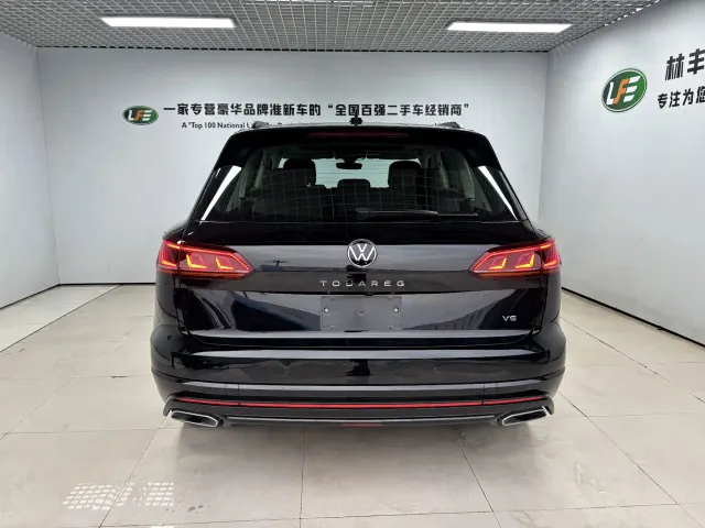 Volkswagen Touareg — Фото автомобиля 6