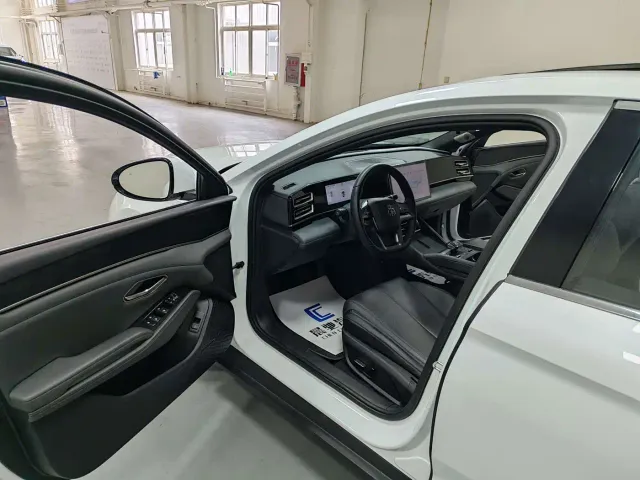 BYD Qin L — Фото автомобиля 8
