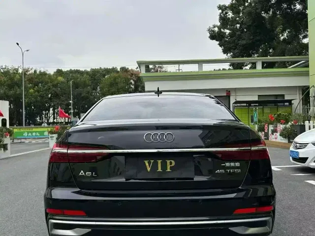 Audi A6L — Фото автомобиля 8