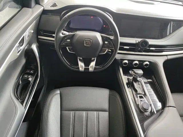 Changan CS95 — Фото автомобиля 10
