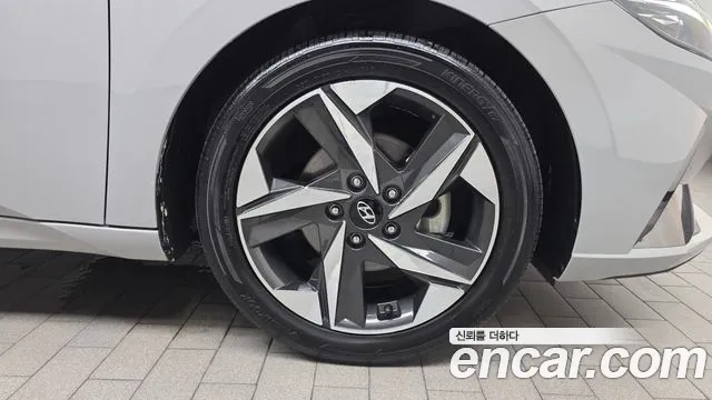 Hyundai AVANTE Avante (CN7) — Фото автомобиля 19