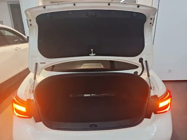 Infiniti Q50L — Фото автомобиля 18