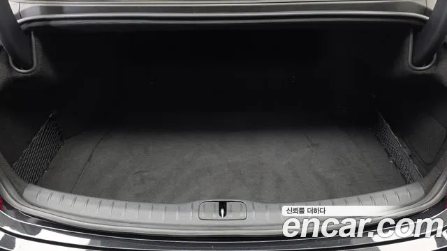 Genesis G80 Electrified G80 (RG3) — Фото автомобиля 17