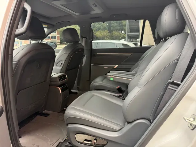 Dongfeng eπ 008 — Фото автомобиля 6