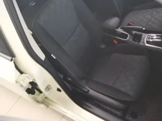 Nissan Tiida — Фото автомобиля 24