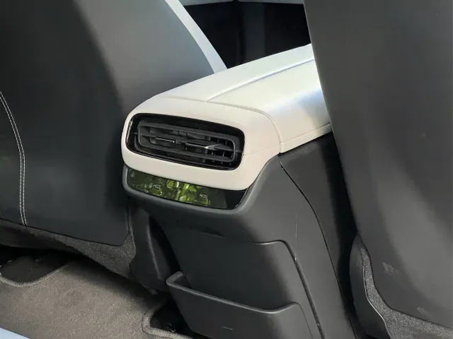 Xiaomi SU7 — Фото автомобиля 20
