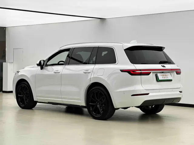 Li Auto ONE — Фото автомобиля 29