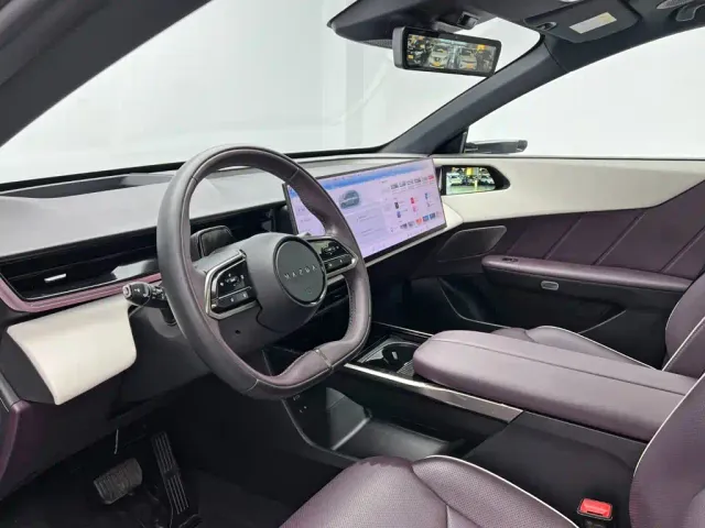 Mazda EZ-60 — Фото автомобиля 15