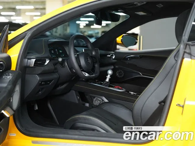 Lotus Emira — Фото автомобиля 15