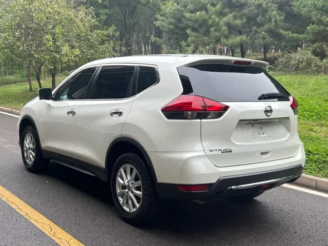 Nissan X-Trail — Фото автомобиля 7