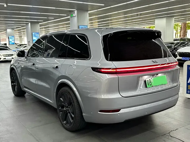 Li Auto L9 — Фото автомобиля 17