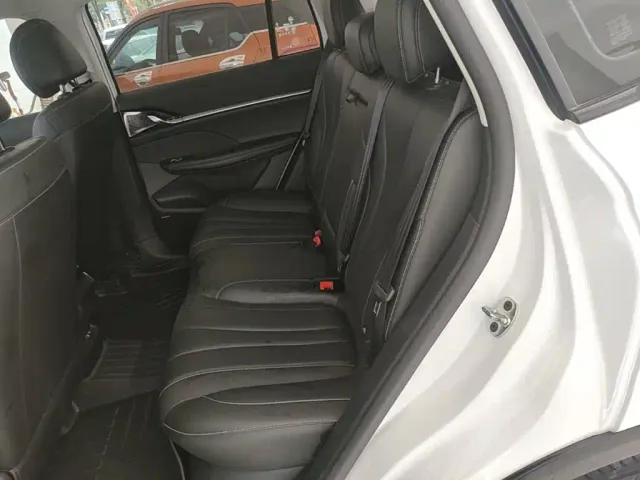 Roewe RX5 Max — Фото автомобиля 12