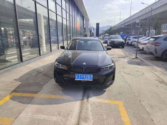 BMW 3 Series — Фото автомобиля 2