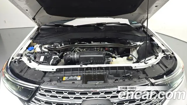 Ford Explorer — Фото автомобиля 4