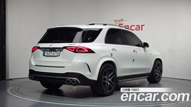 Mercedes-Benz GLE-Class — Фото автомобиля 2