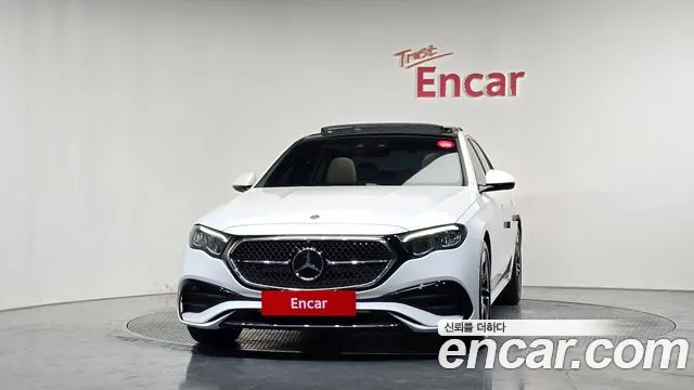 Mercedes-Benz E-Class — Фото автомобиля 3