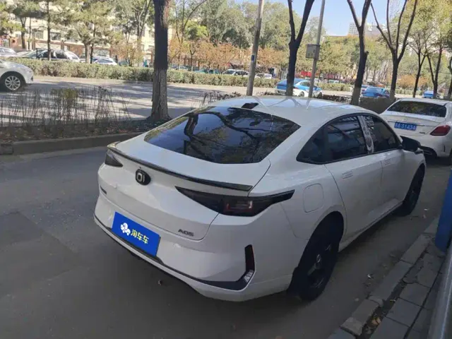 Changan Qiyuan A05 — Фото автомобиля 3