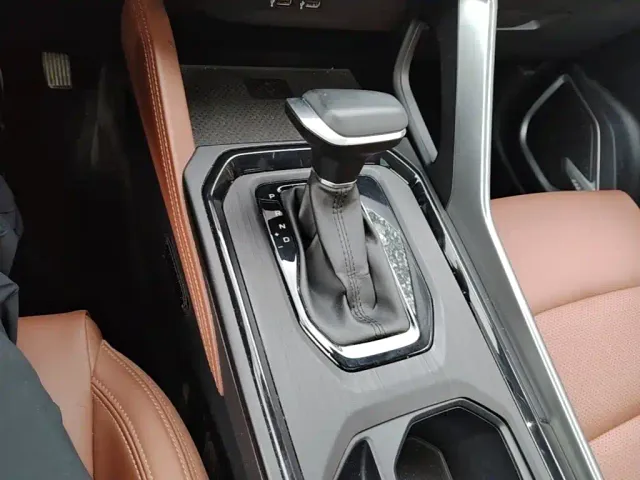 Geely Vision X6 — Фото автомобиля 9