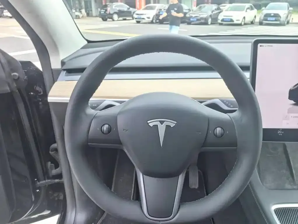 Tesla Model Y 2022 Facelift Rear-Wheel Drive Version — Фото автомобиля 8