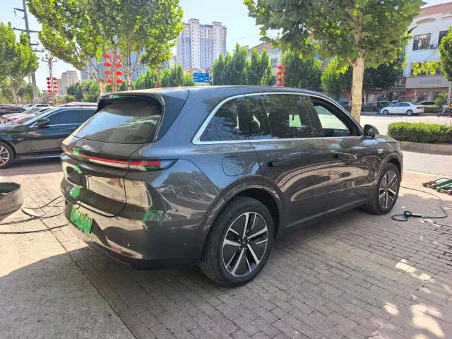 Li Auto L6 — Фото автомобиля 6