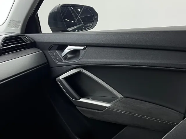 Audi Q3 — Фото автомобиля 10