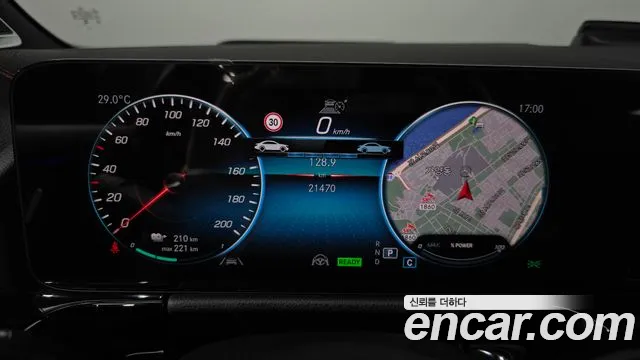 Mercedes-Benz EQA — Фото автомобиля 8