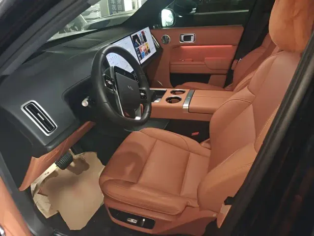 Li Auto L7 — Фото автомобиля 14
