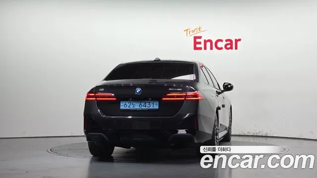 BMW i5 G60 — Фото автомобиля 4