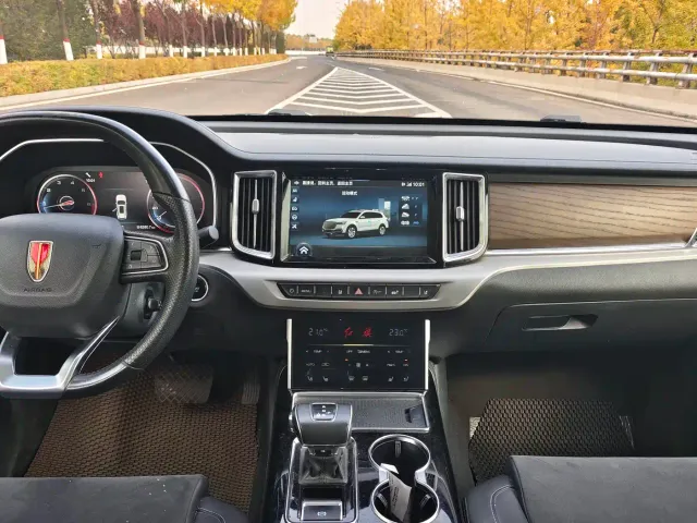 Hongqi HS7 — Фото автомобиля 4