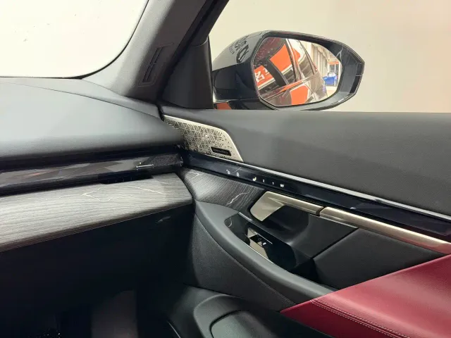 BMW 5 Series — Фото автомобиля 12