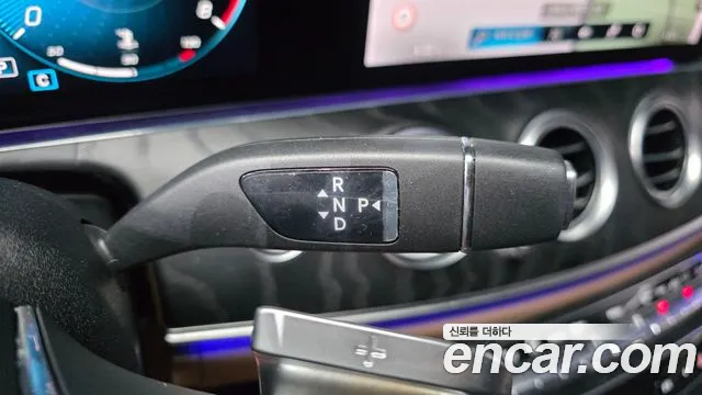 Mercedes-Benz E-Class — Фото автомобиля 9