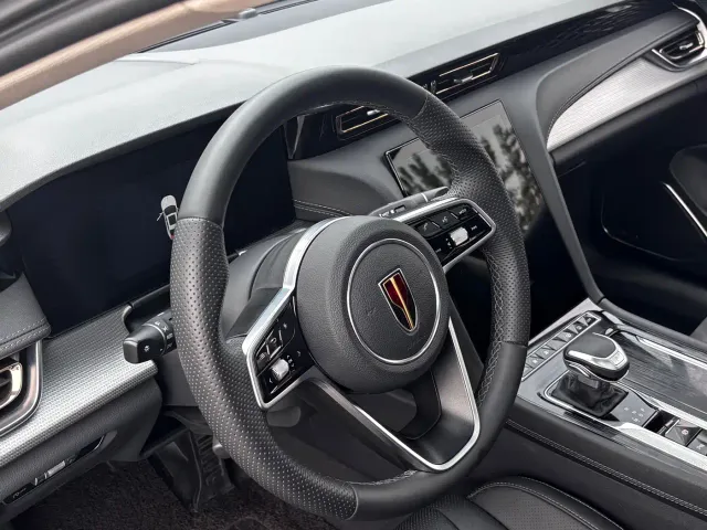 Hongqi H5 — Фото автомобиля 16