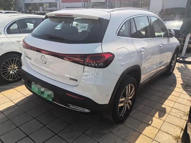 Mercedes-Benz EQA — Фото автомобиля 6