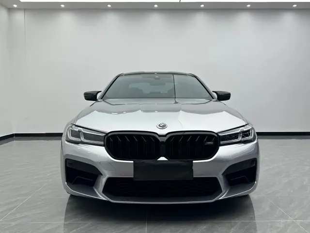 BMW M5 — Фото автомобиля 2