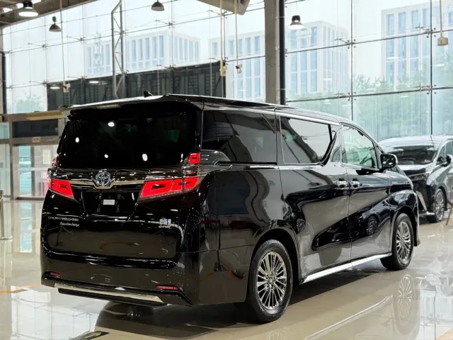 Toyota Vellfire — Фото автомобиля 27