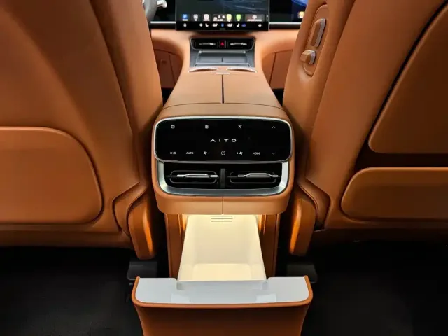 AITO Wenjie AITO M7 2026 Extended Range Ultra AWD 5-Seater — Фото автомобиля 16