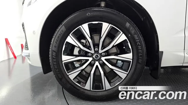 Вольво XC60 — Фото автомобиля 5