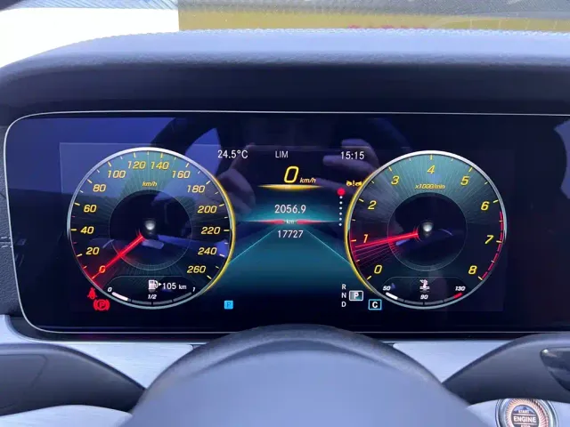 Mercedes-Benz E-Class — Фото автомобиля 12