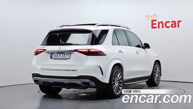 Mercedes-Benz GLE-Class — Фото автомобиля 2