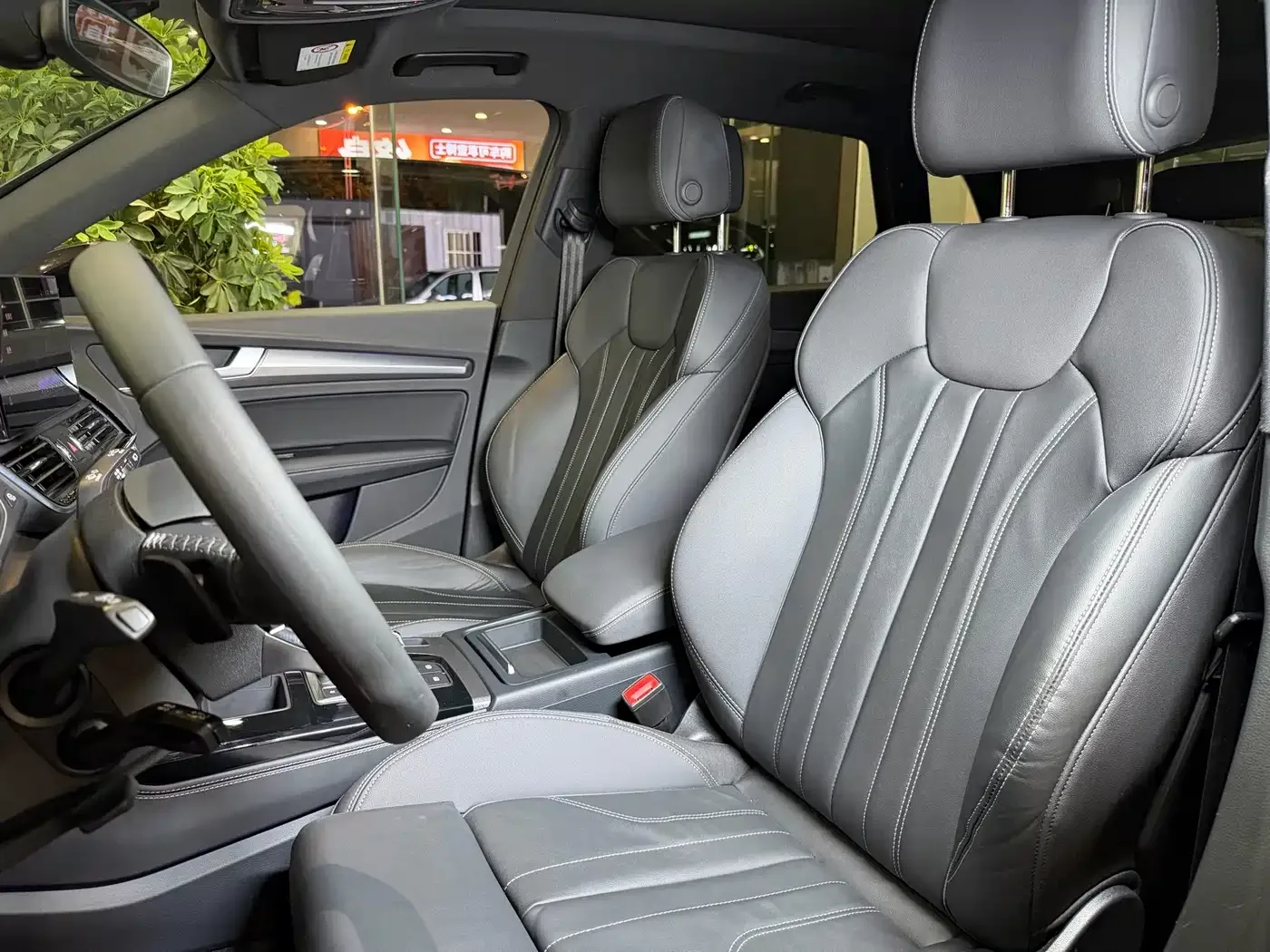 Audi Audi Q5L 2024 Model 40 TFSI Luxury Dynamic — Фото автомобиля 9