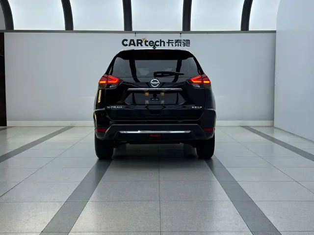 Nissan X-Trail — Фото автомобиля 4