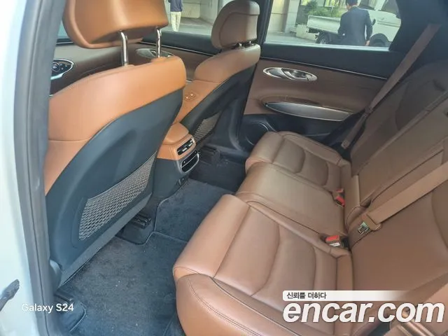 Genesis GV70 — Фото автомобиля 7