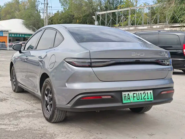 BYD Seal 05 DM-i — Фото автомобиля 9