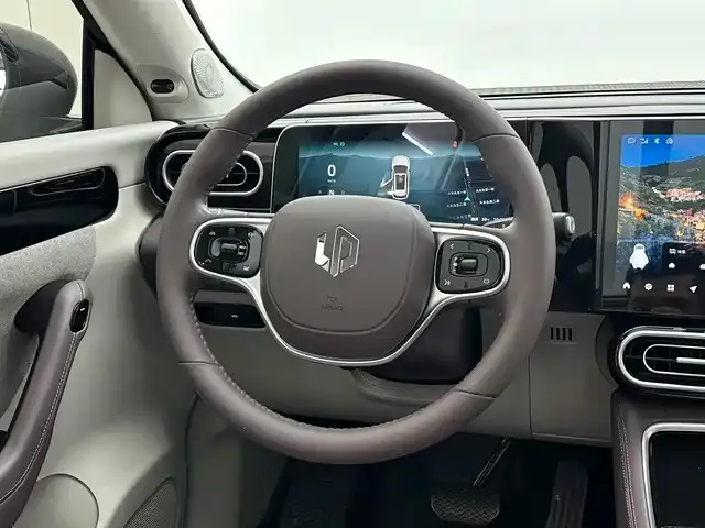 Leapmotor C11 — Фото автомобиля 11