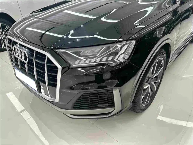 Audi Q7 — Фото автомобиля 3